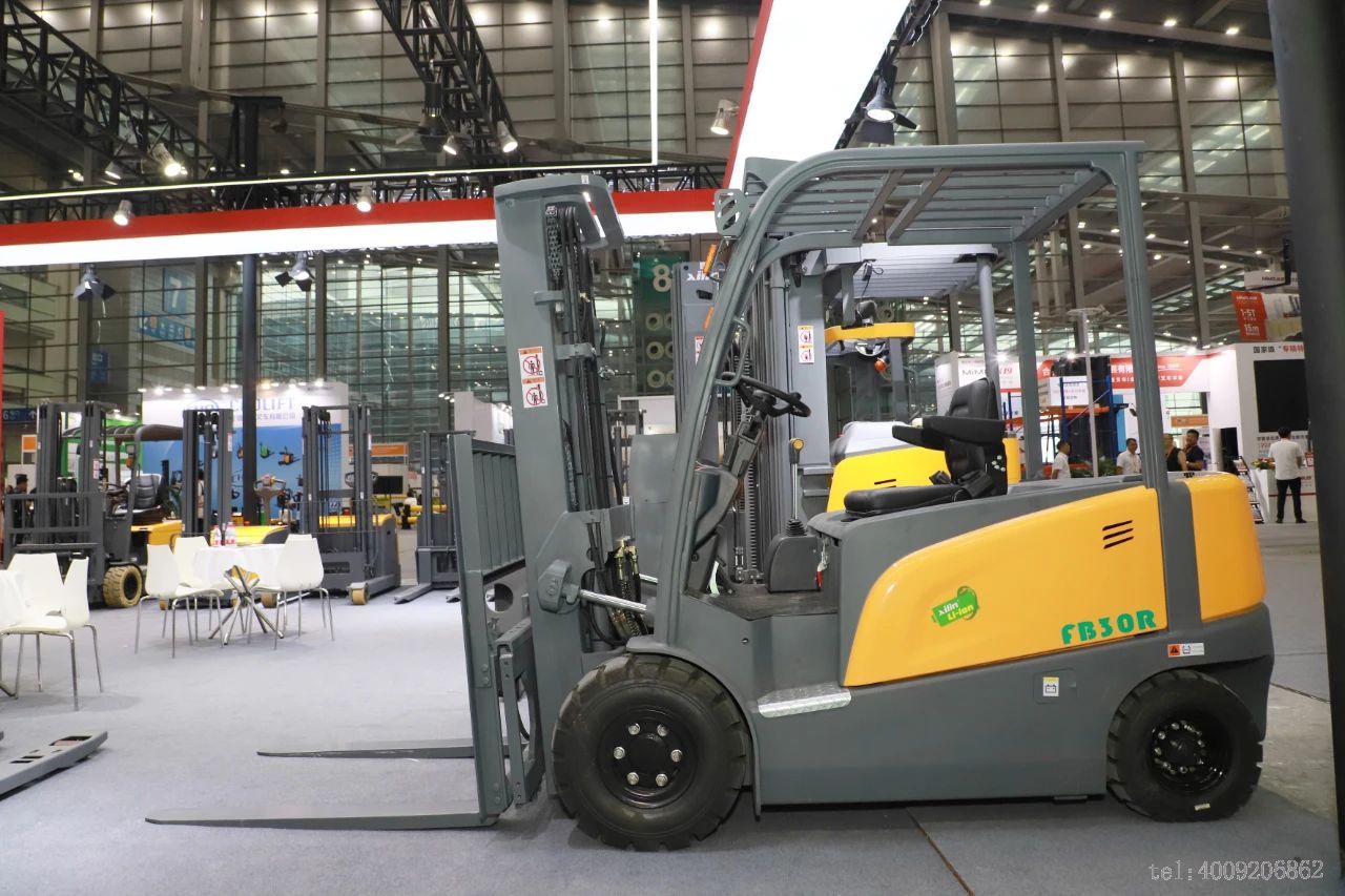 用精品連接客戶(hù) | 西林叉車(chē)閃耀LogiMAT China 2024(圖7)