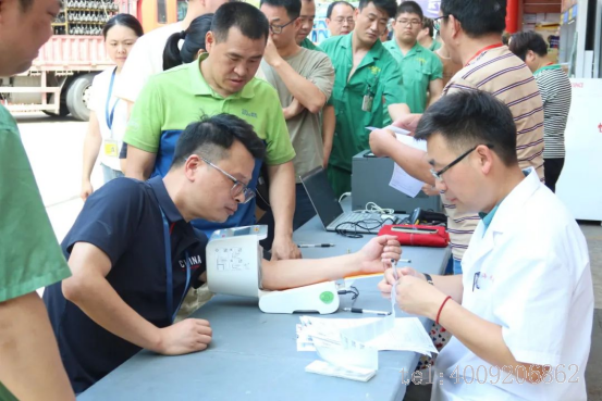 點滴聚愛心,公司組織開展公益獻血活動(圖2) 點滴聚愛心,公司組織開展公益獻血活動(圖2)